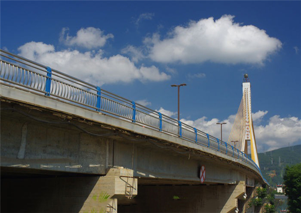 阿拉善304不锈钢桥梁护栏：安全、耐用与美观的完美结合